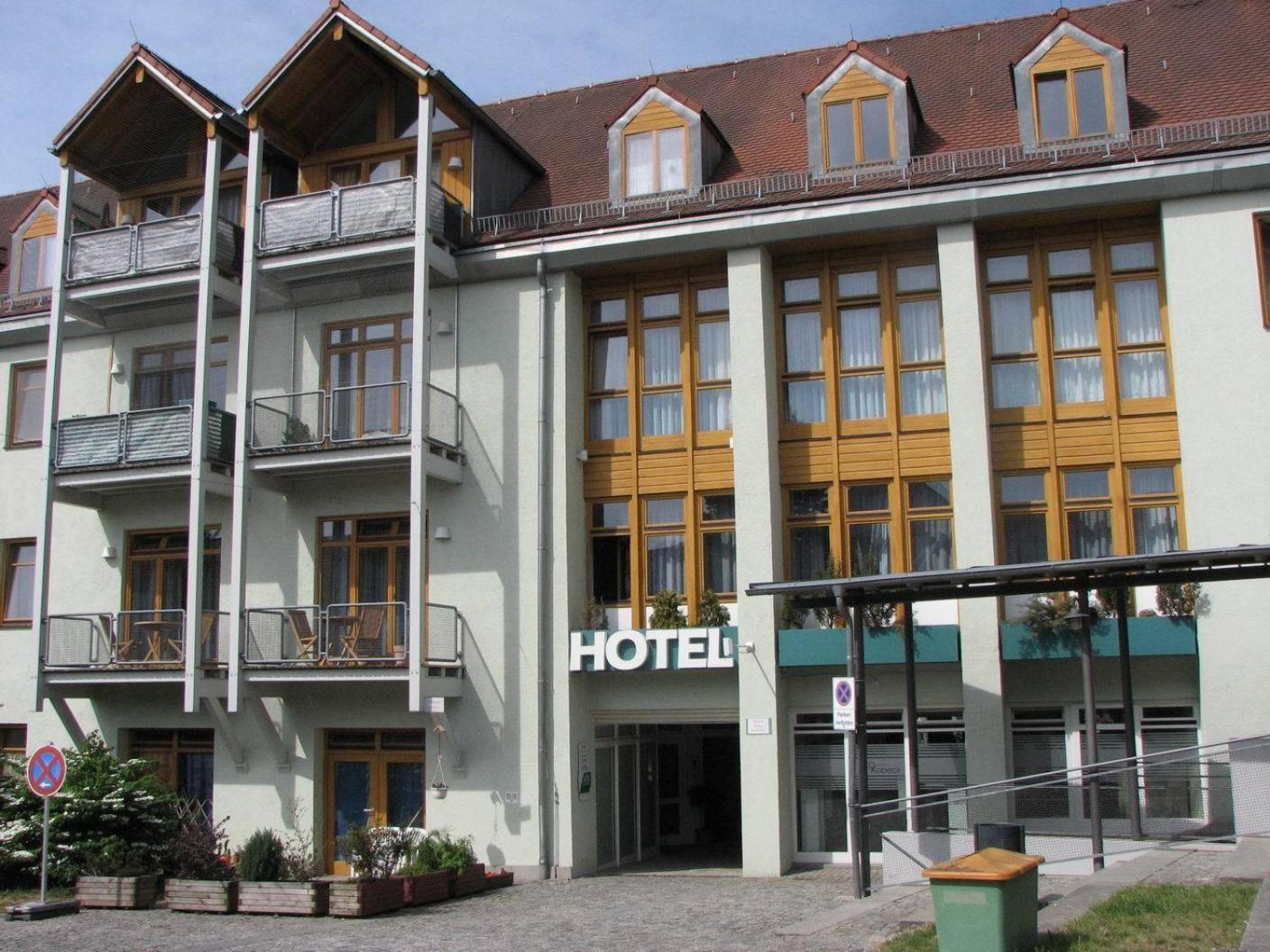 Hotel Am Hof Taufkirchen  Exteriör bild